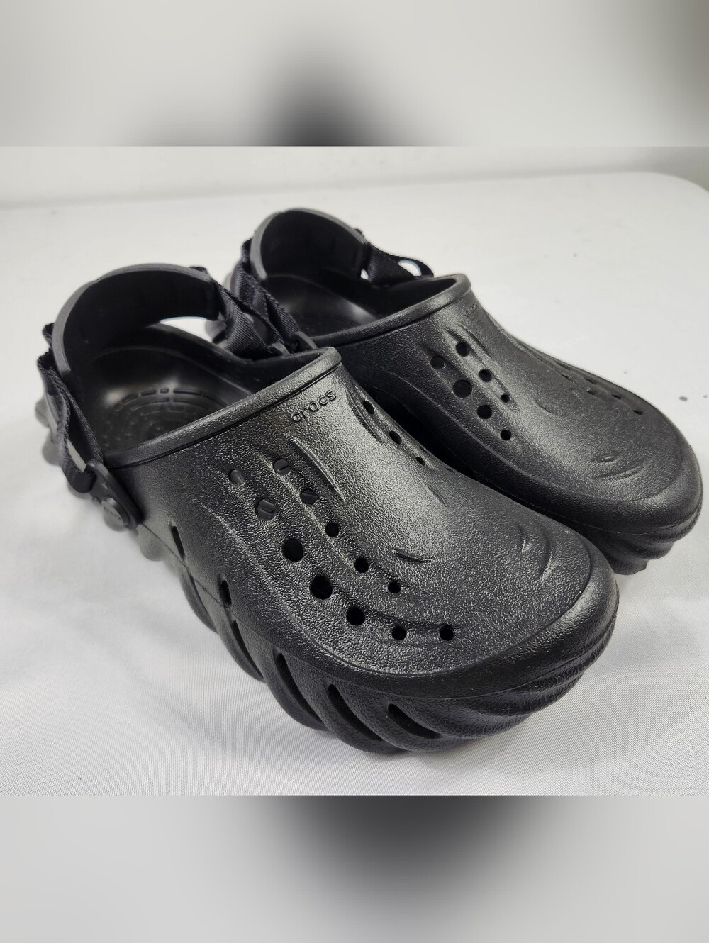 CROCS Unisex Mens 10 Womens 8 Black Vented Foam Clogs with Backstrap